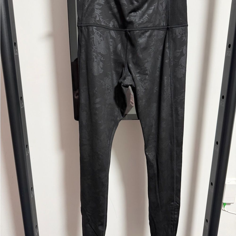 ATHLETA Black Floral Jacquard Active Leggings